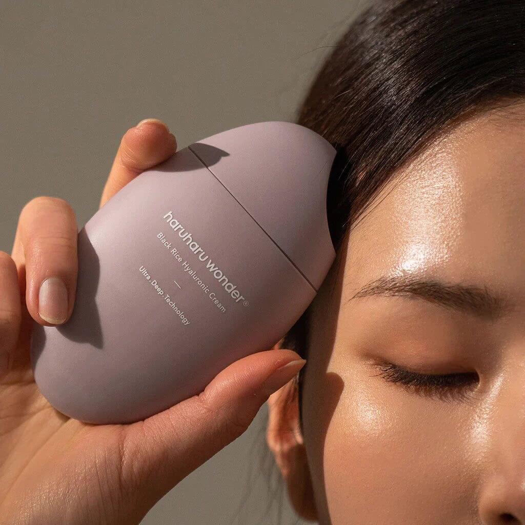 Delivers intensive hydration and nourishment to the skin